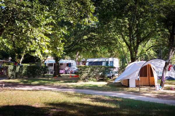 Emplacements de camping pour tentes et caravanes